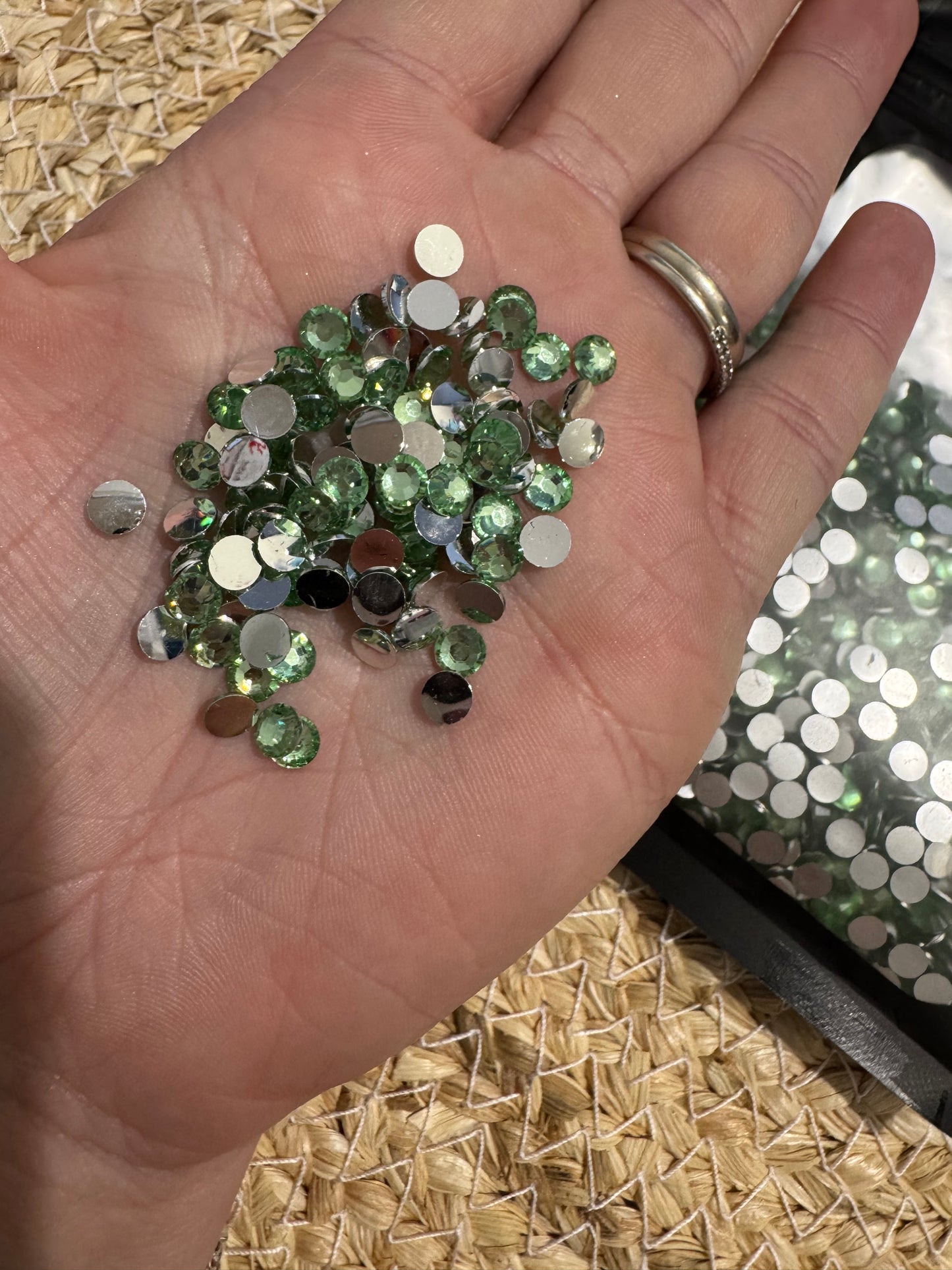 5mm Rhinestones - Light Peridot