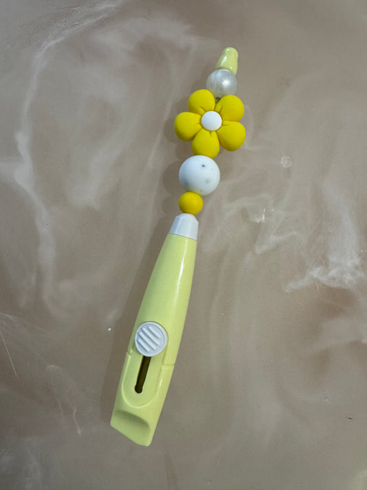 YELLOW DAISY MAIL OPENER